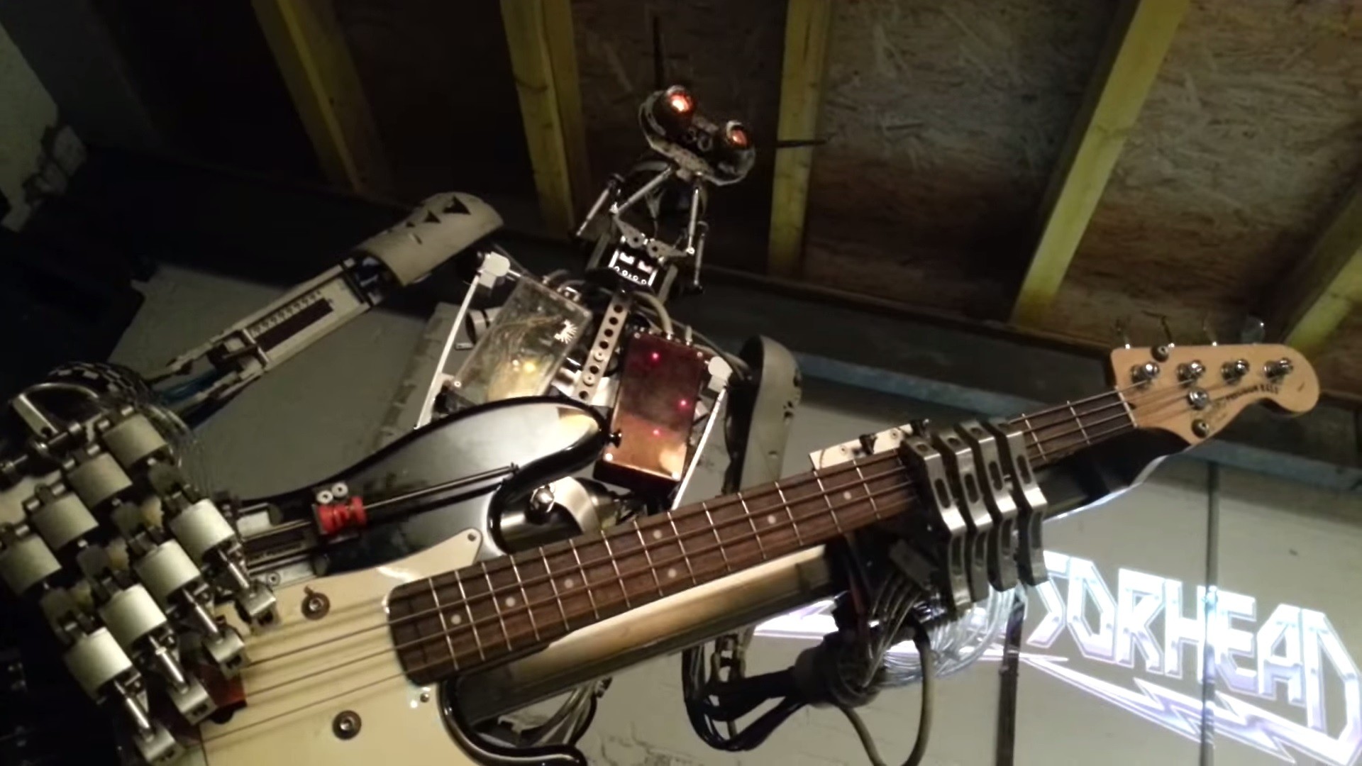 Robot Skull Playing Music Wallpapers