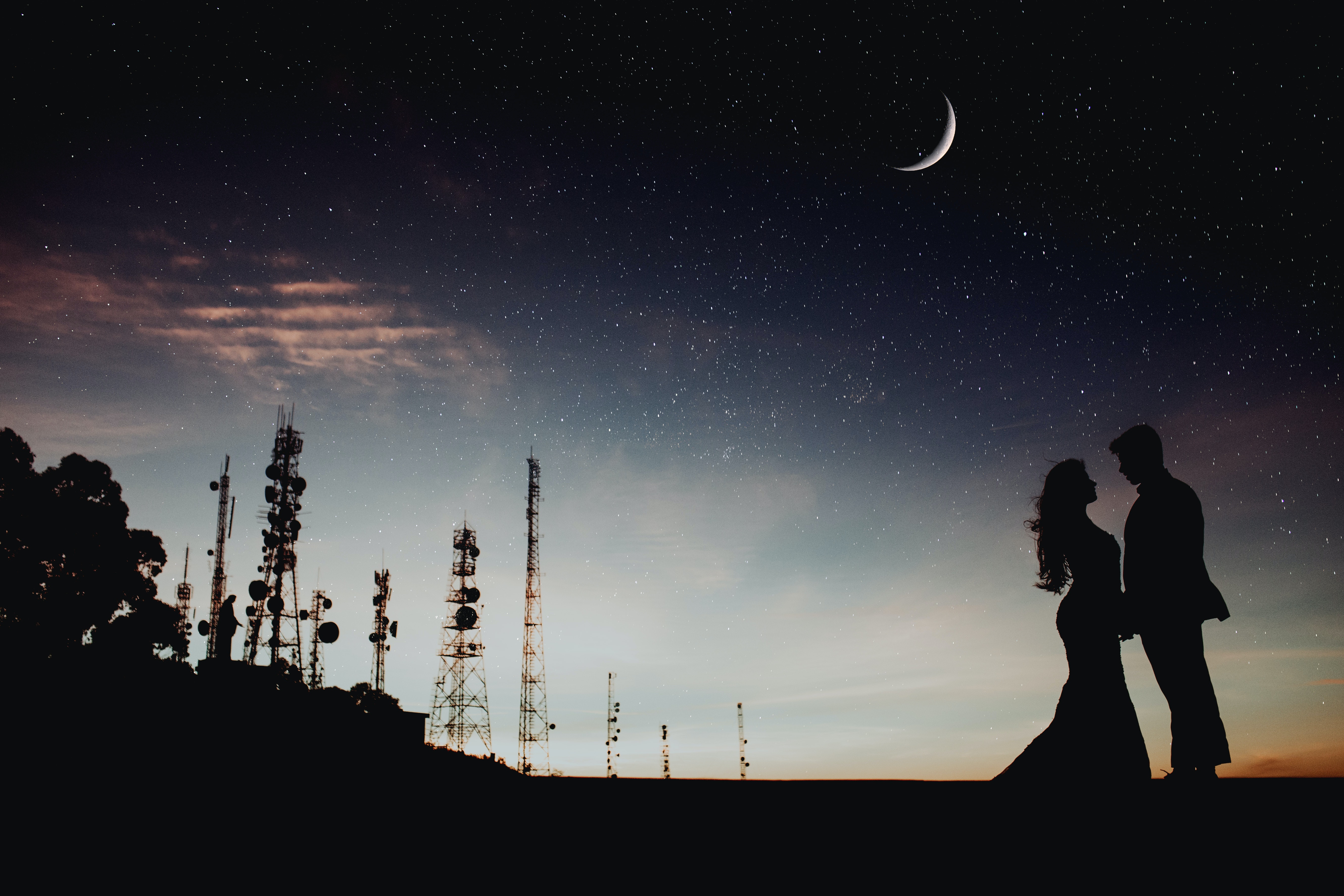 Silhouettes Couple Near Moon Wallpapers