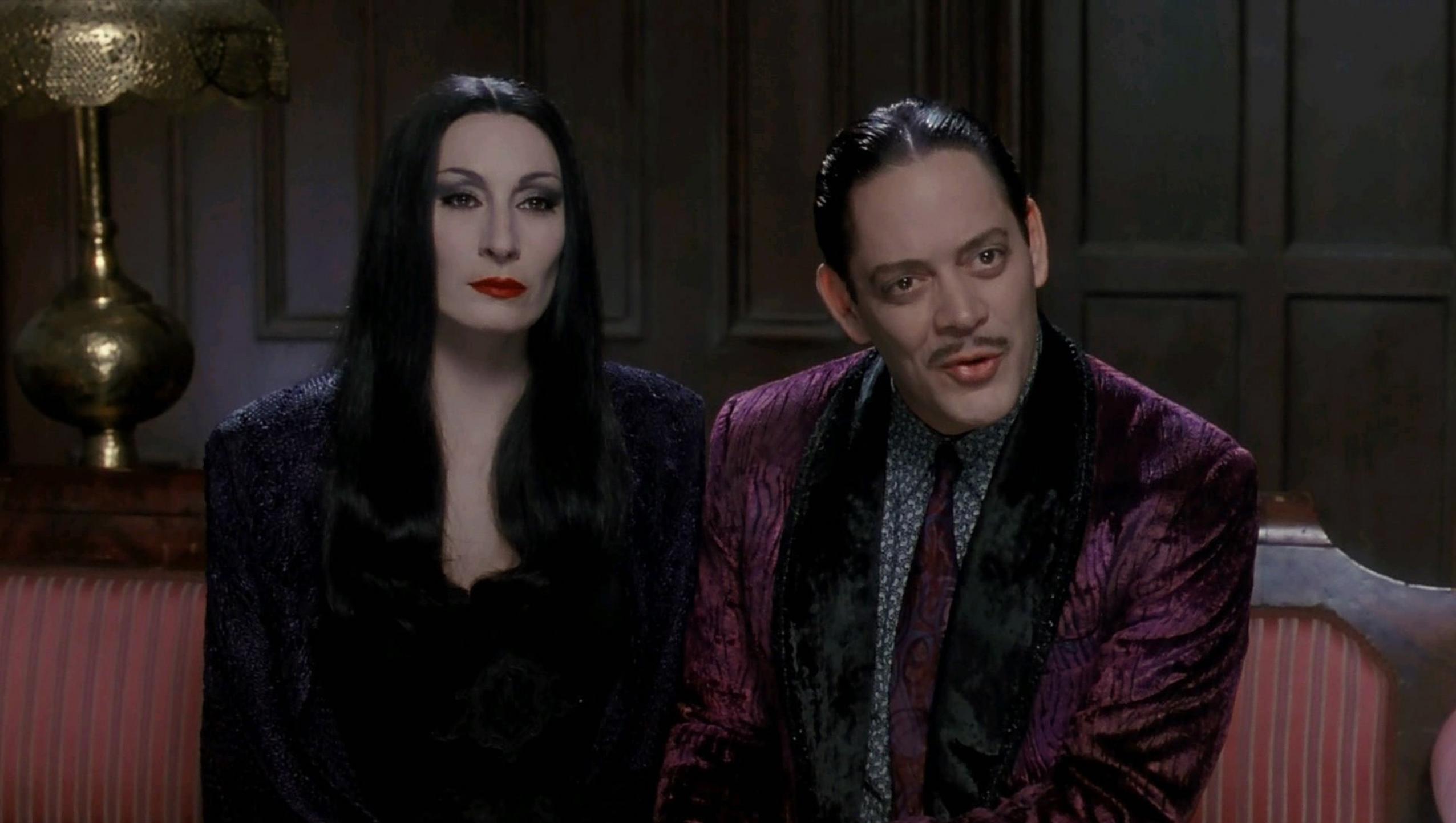 4K The Addams Family Movie Minimal Wallpapers
