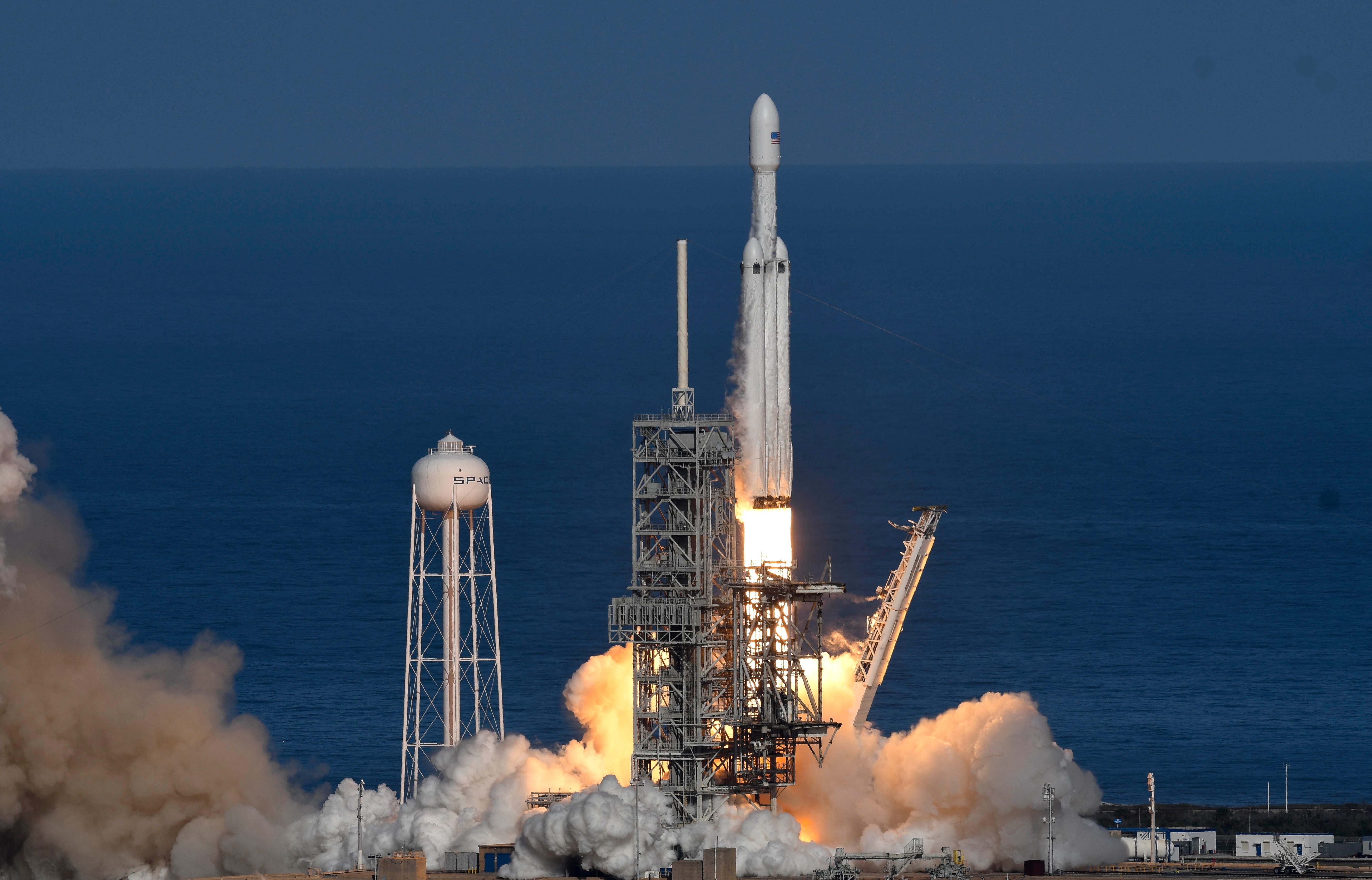 Falcon Heavy Wallpapers