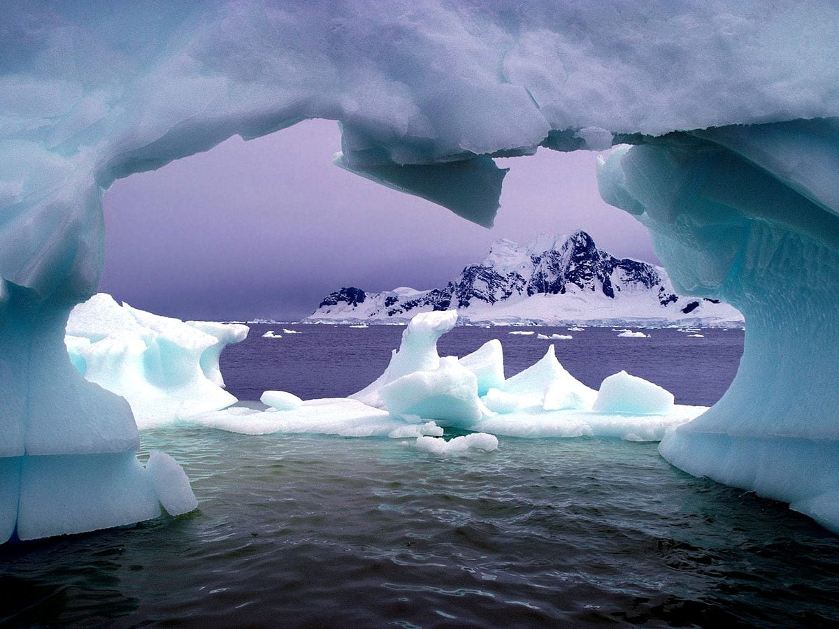 Iceberg Minimal Wallpapers