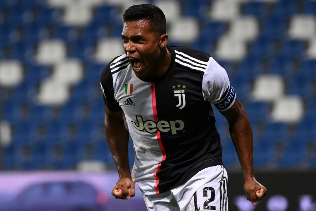 Alex Sandro Wallpapers