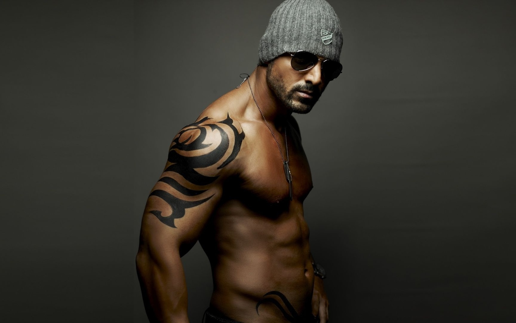 Bodybuilder Man With Tatoo Wallpapers