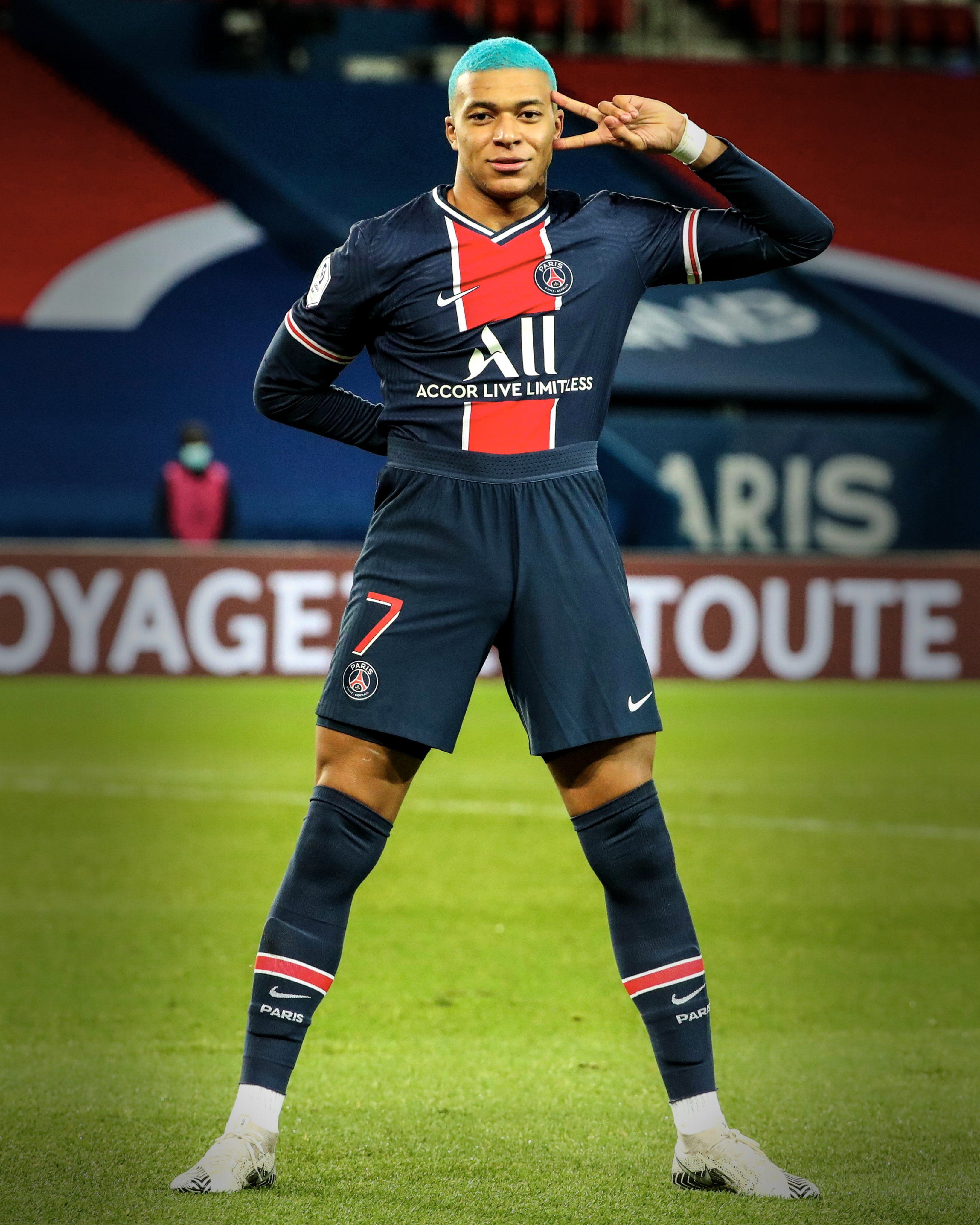 Kylian Mbappe Celebrates Fifa World Cup Win Wallpapers Most Popular Kylian Mbappe Celebrates