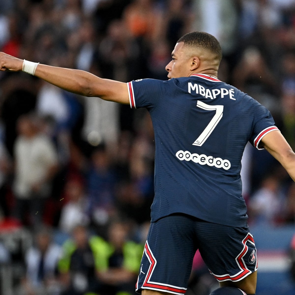Kylian Mbappe Celebrates Fifa World Cup Win Wallpapers