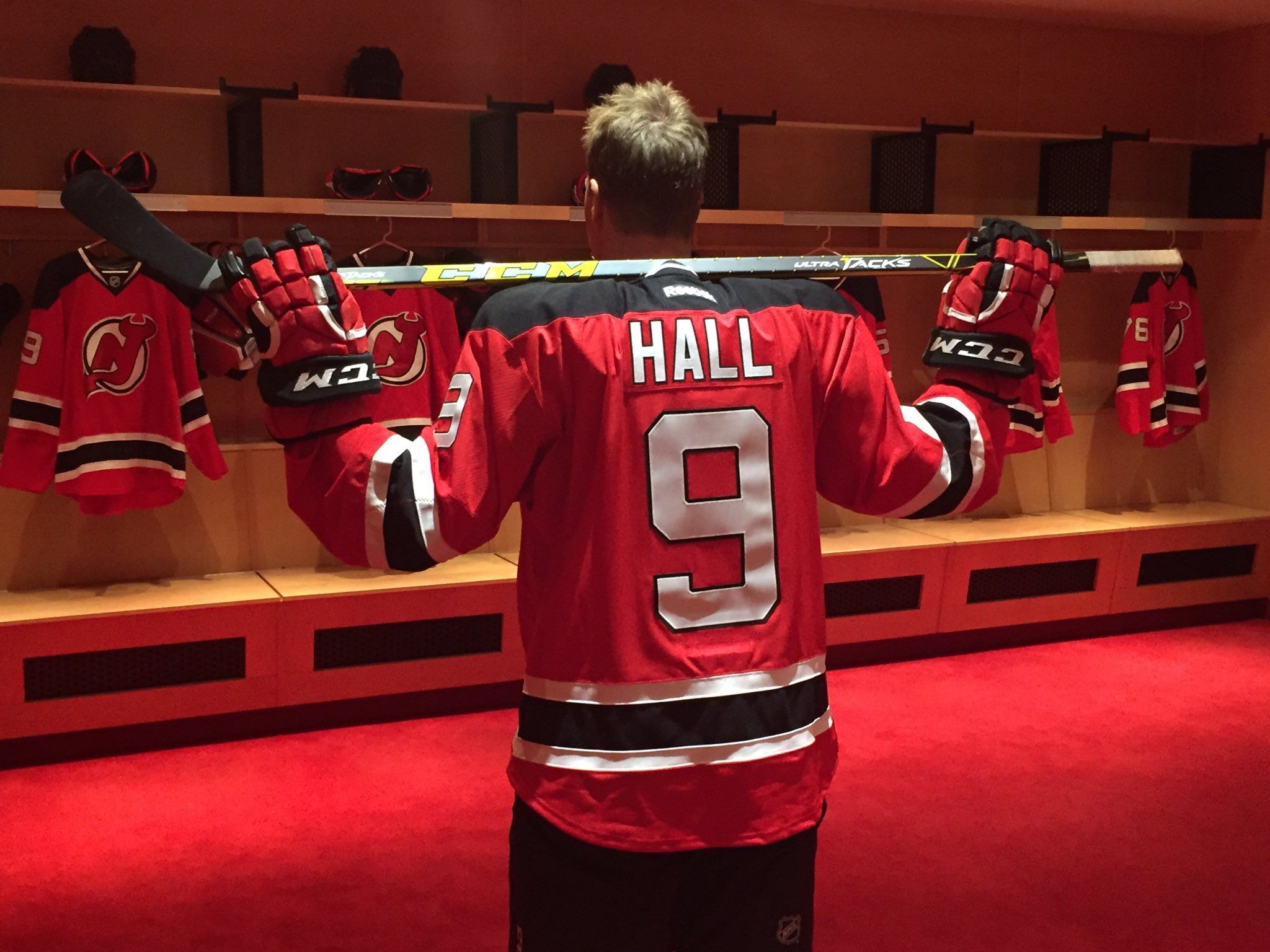 Taylor Hall Wallpapers