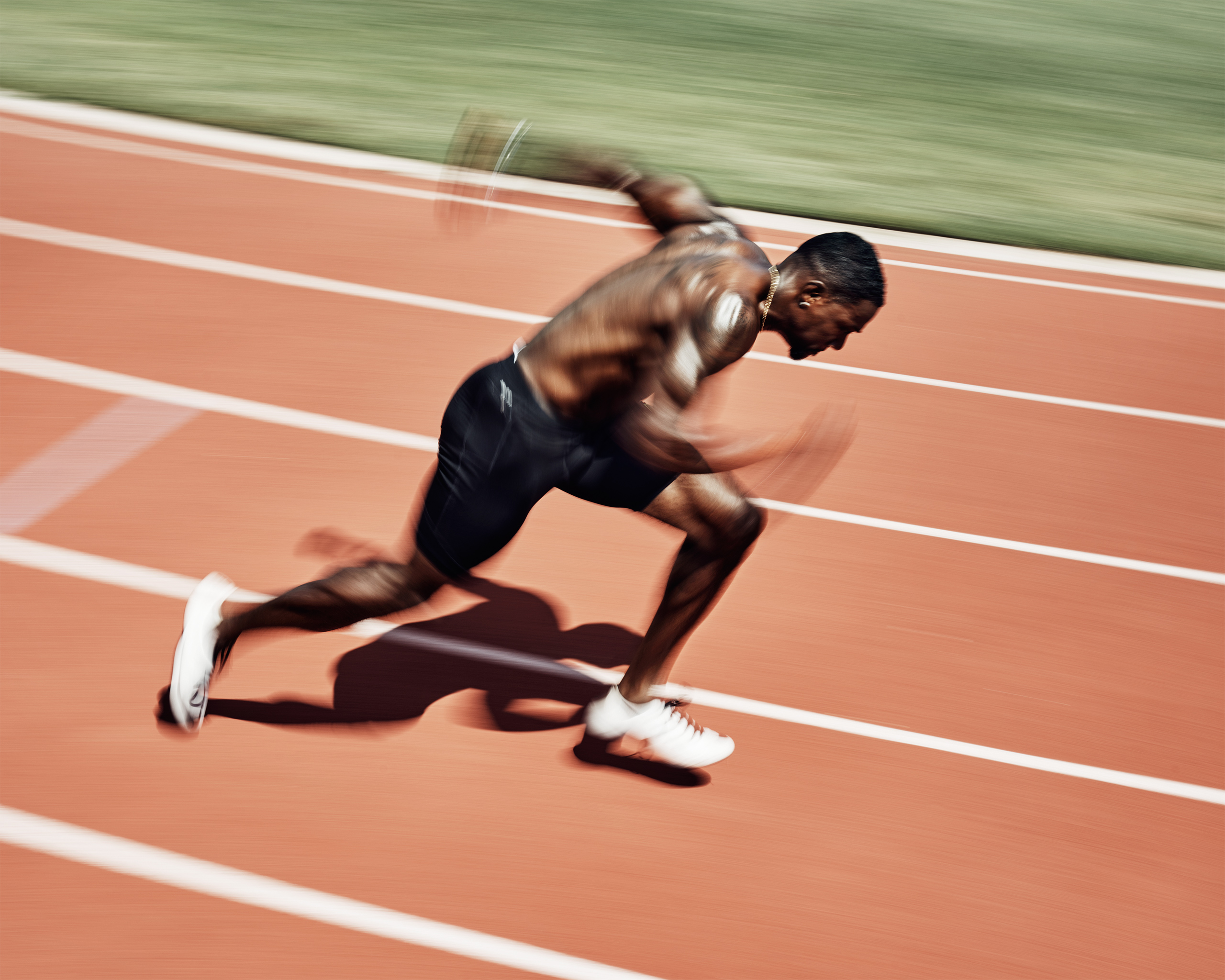 Спортсмен бегающий на длинные. Спринтер легкая атлетика. Спринтер Шерилл низкий старт. Джастин Гэтлин старт. Спринтер 100 м легкая атлетика.