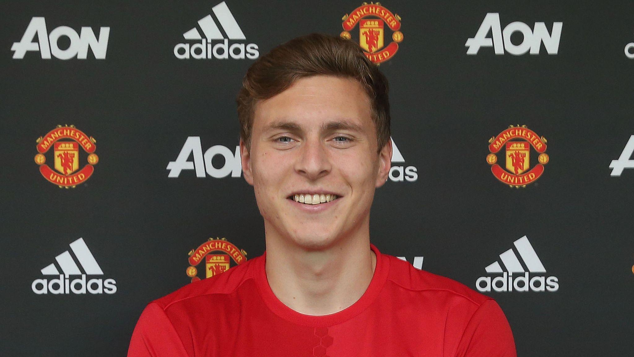 Victor LindeloF Wallpapers