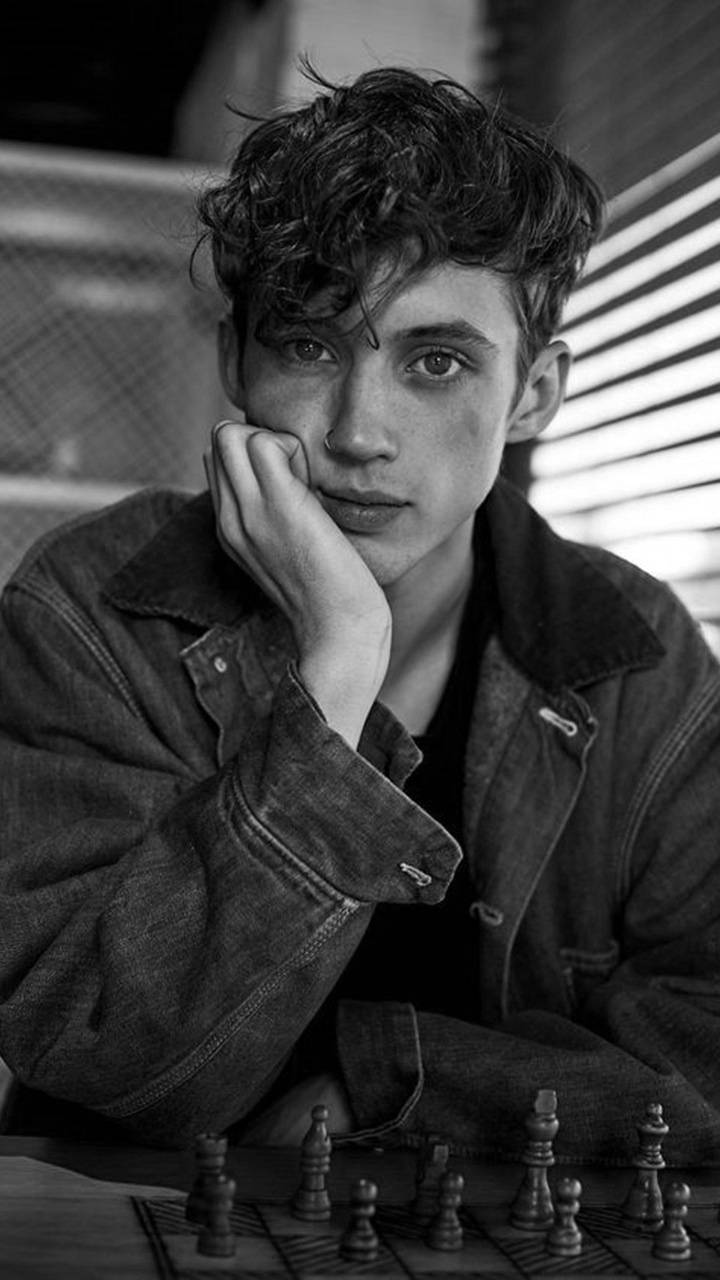 Troye Sivan Wallpapers