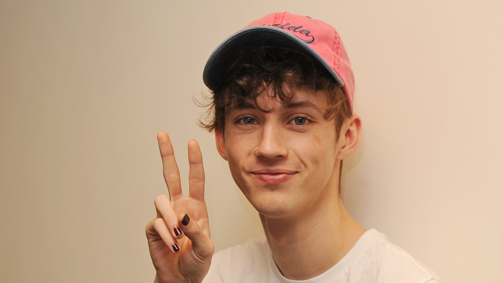 Troye Sivan Wallpapers