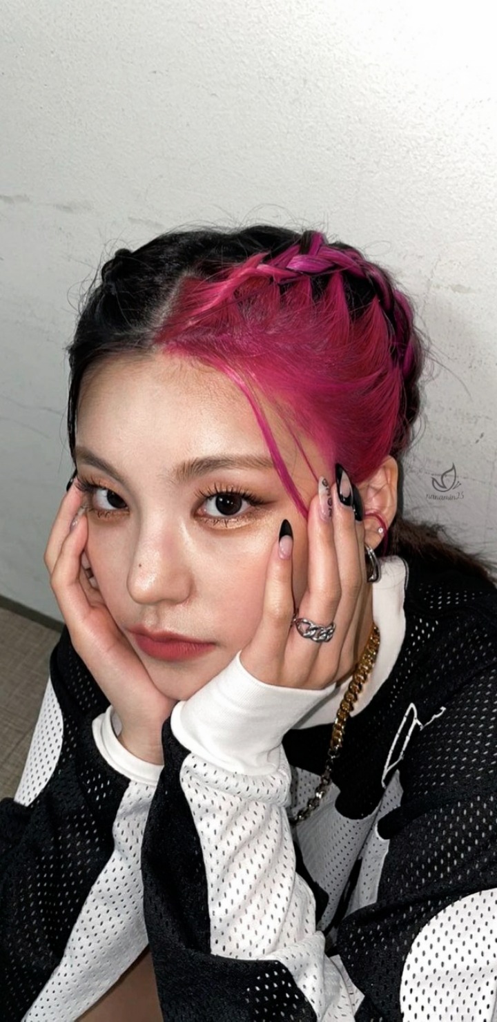 Yeji 2020 Itzy Wallpapers