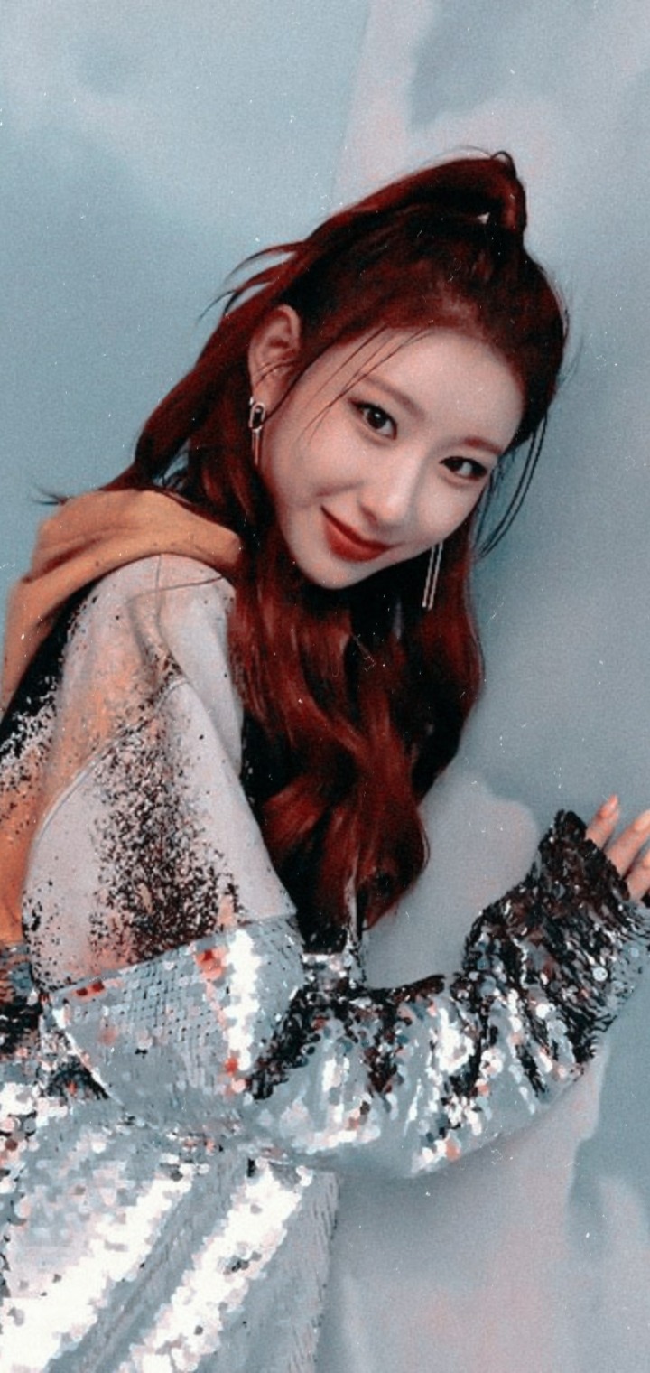 Itzy Chaeryeong Wallpapers