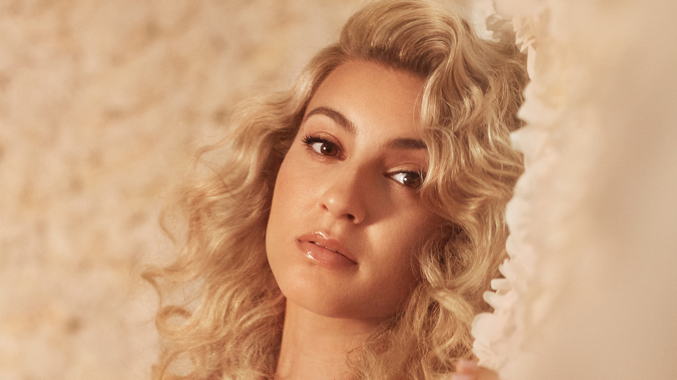 Tori Kelly 2020 Wallpapers