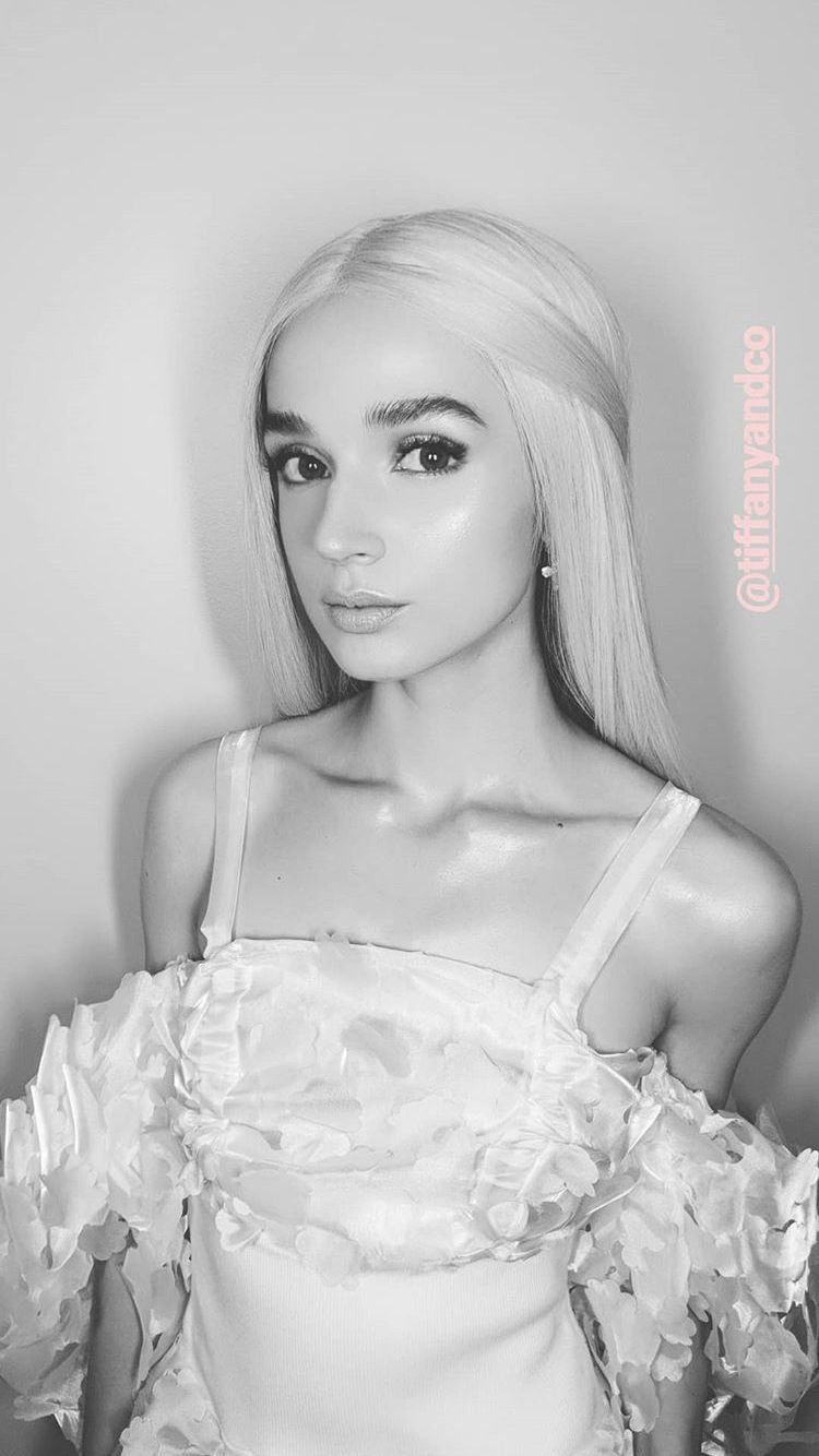 Poppy Singer Monochrome Wallpapers