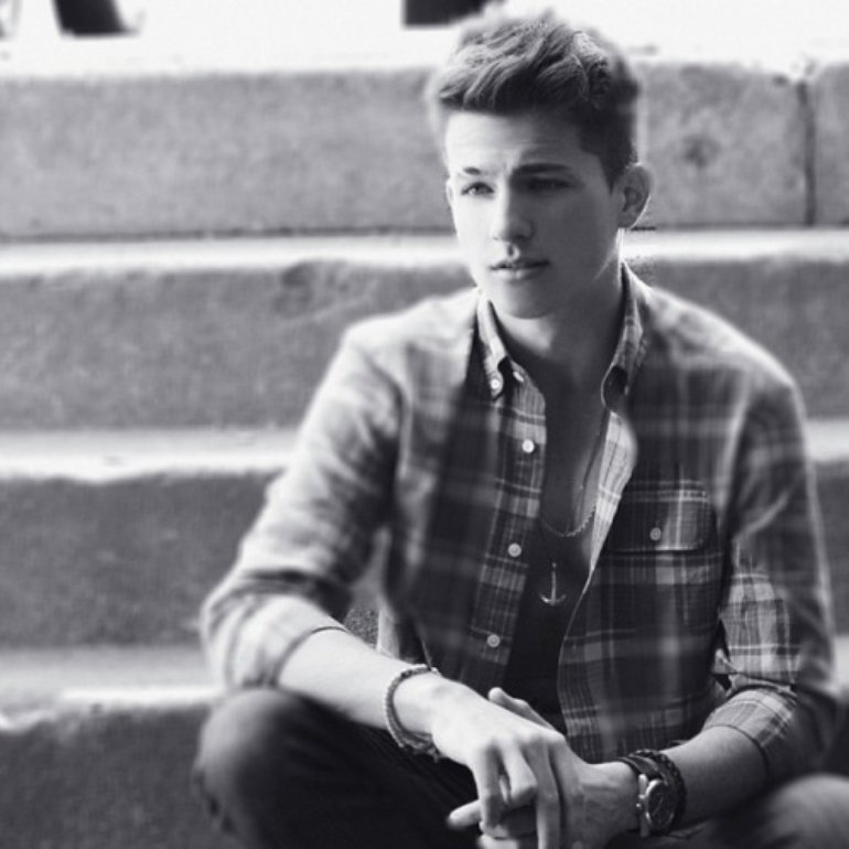 Charlie Puth In Black Wallpapers