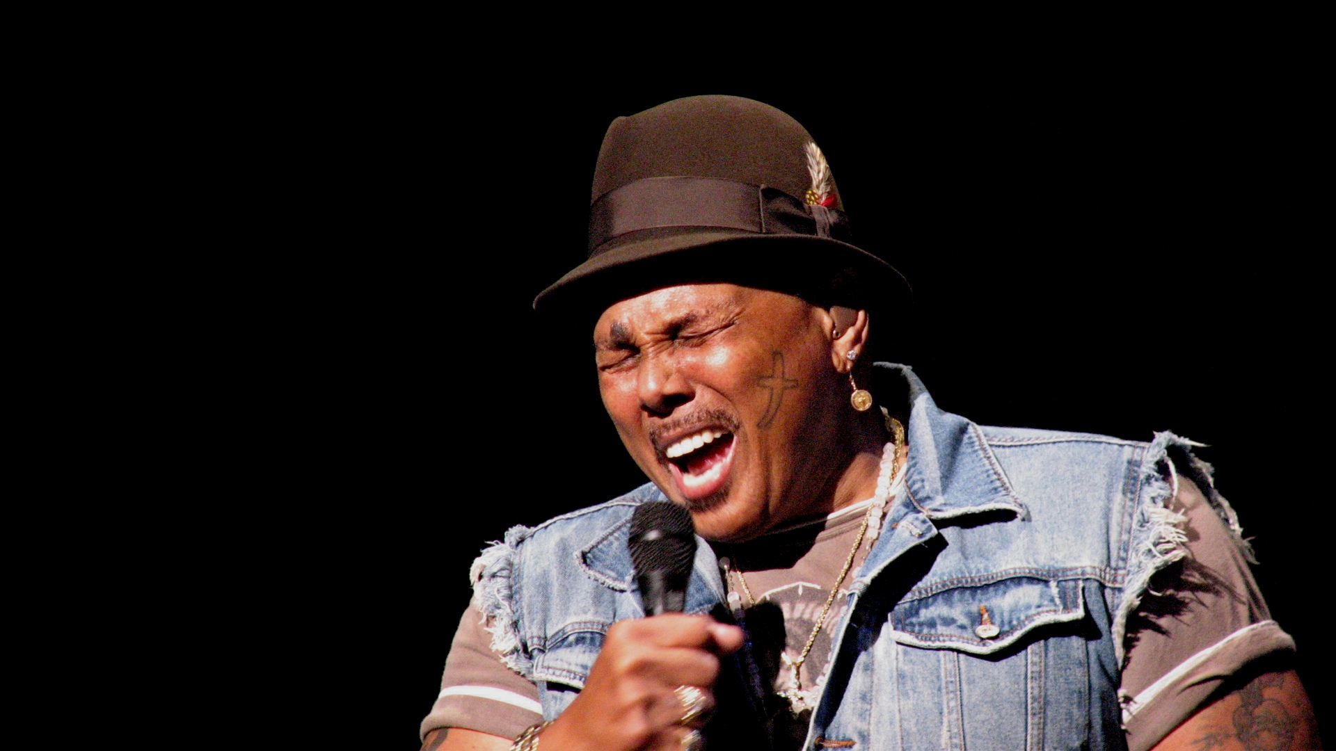 Aaron Neville Wallpapers