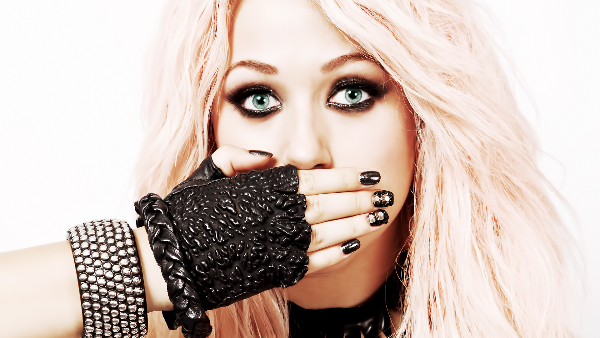 Amelia Lily Wallpapers