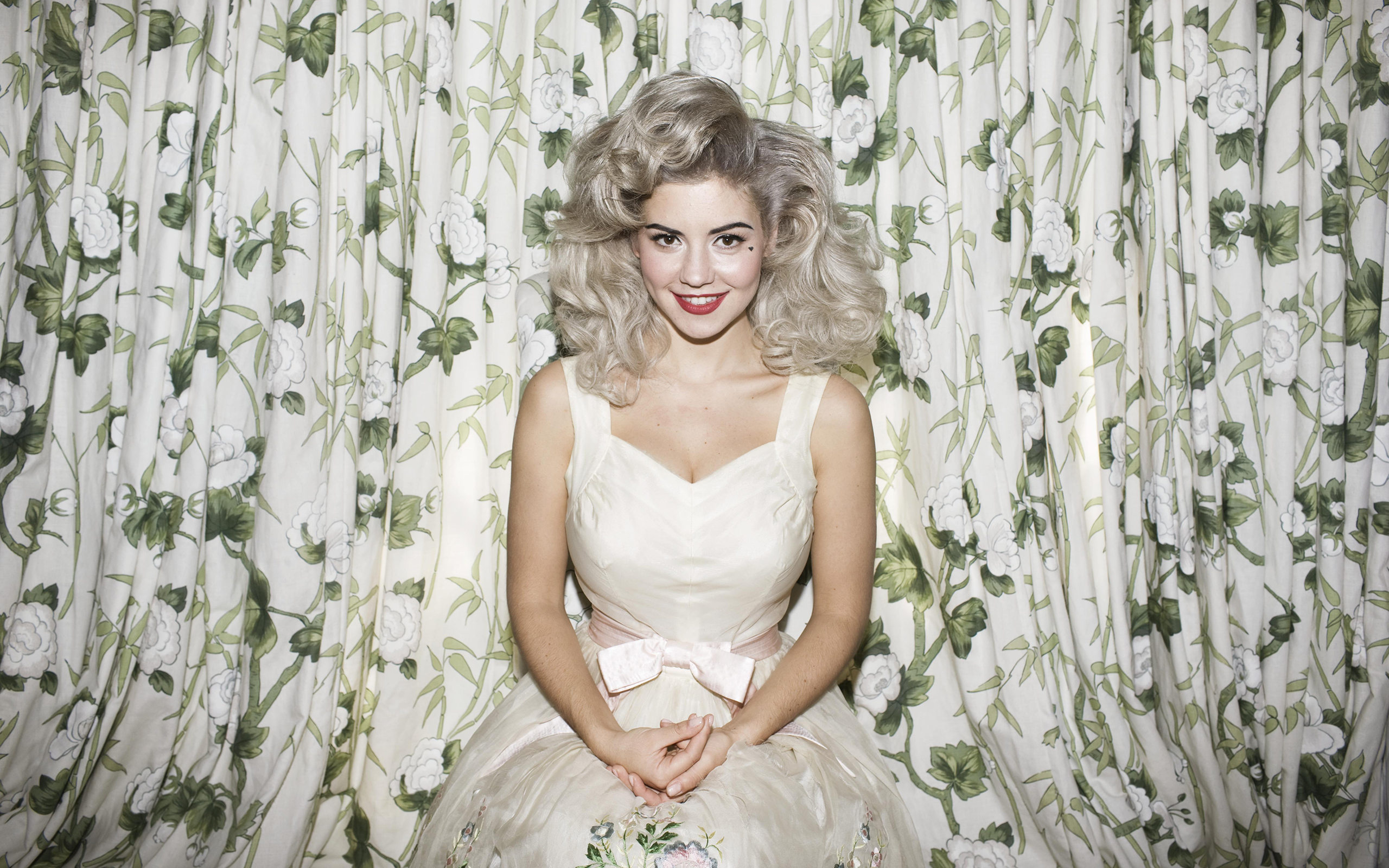 Marina & The Diamonds Wallpapers