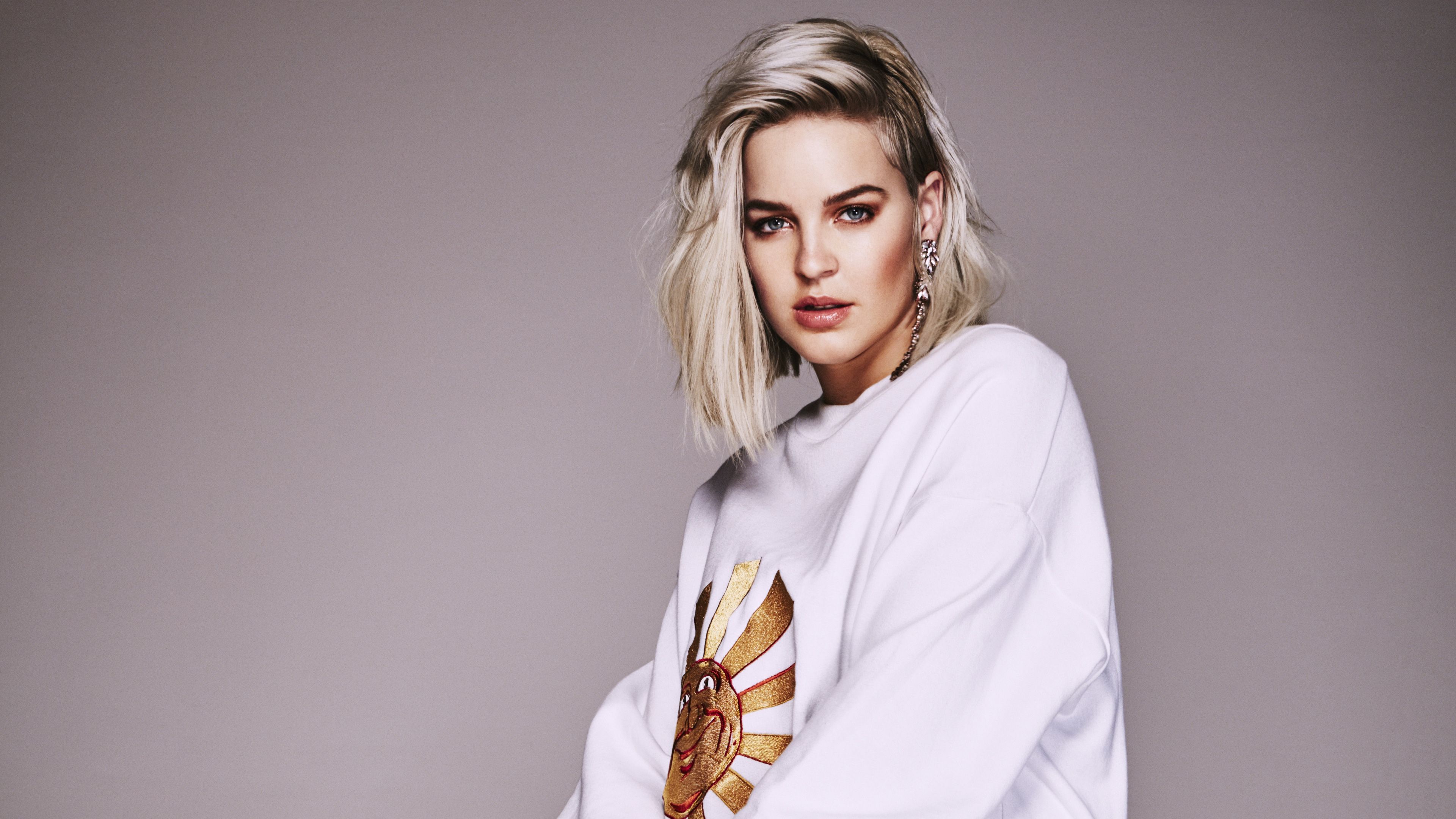 Anne-Marie Wallpapers