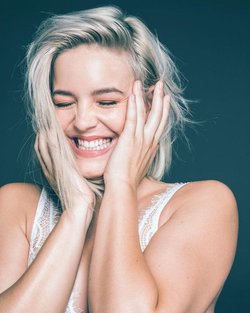 Anne-Marie Wallpapers