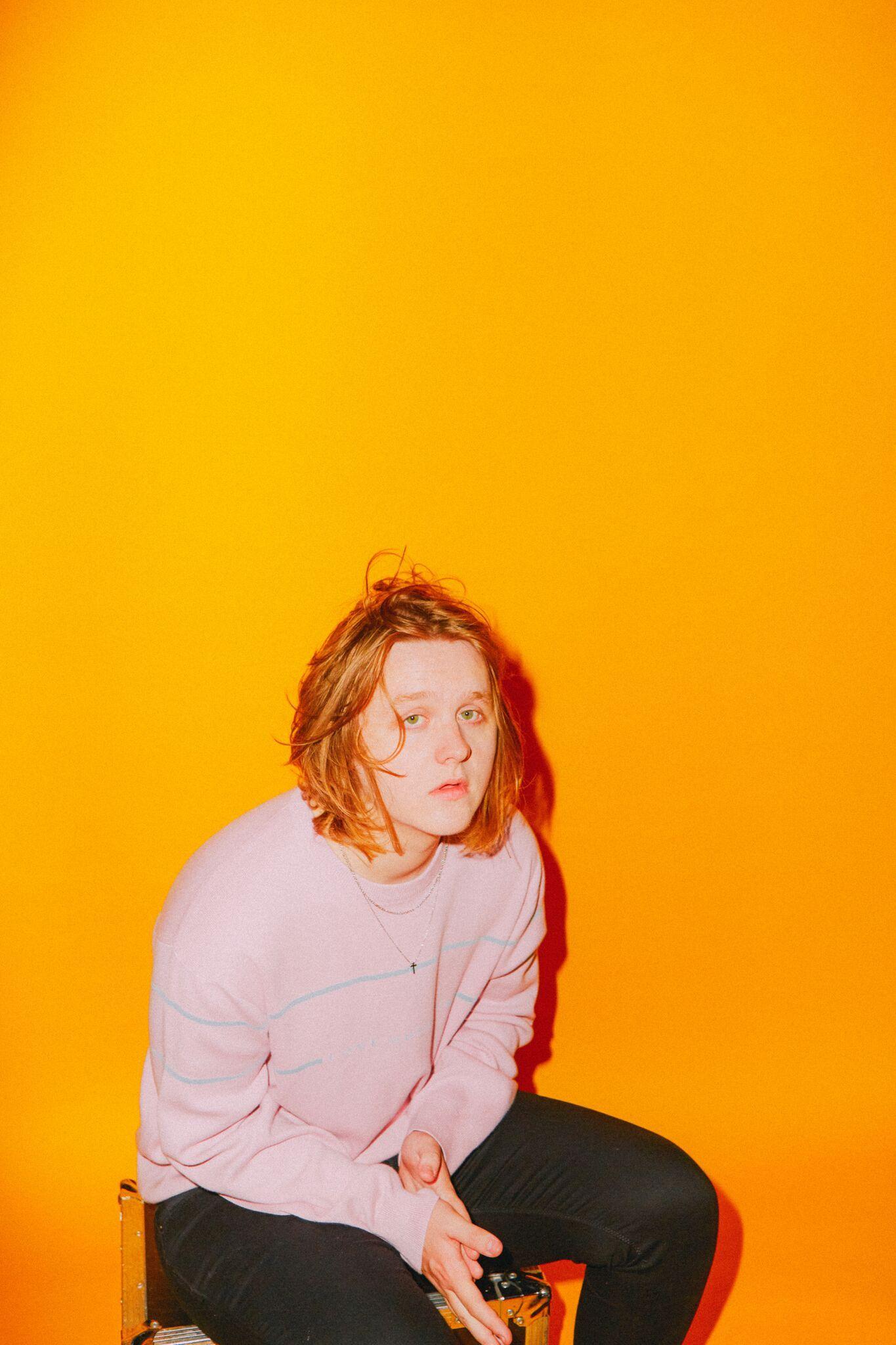 Lewis Capaldi Wallpapers