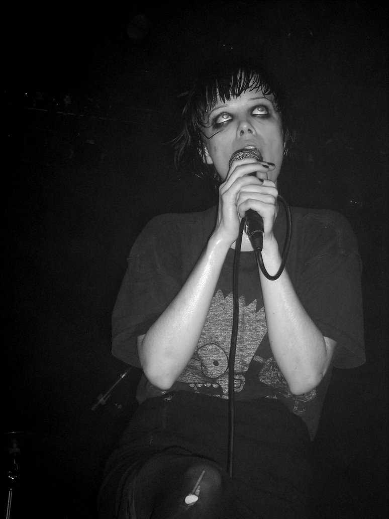 Alice Glass Wallpapers