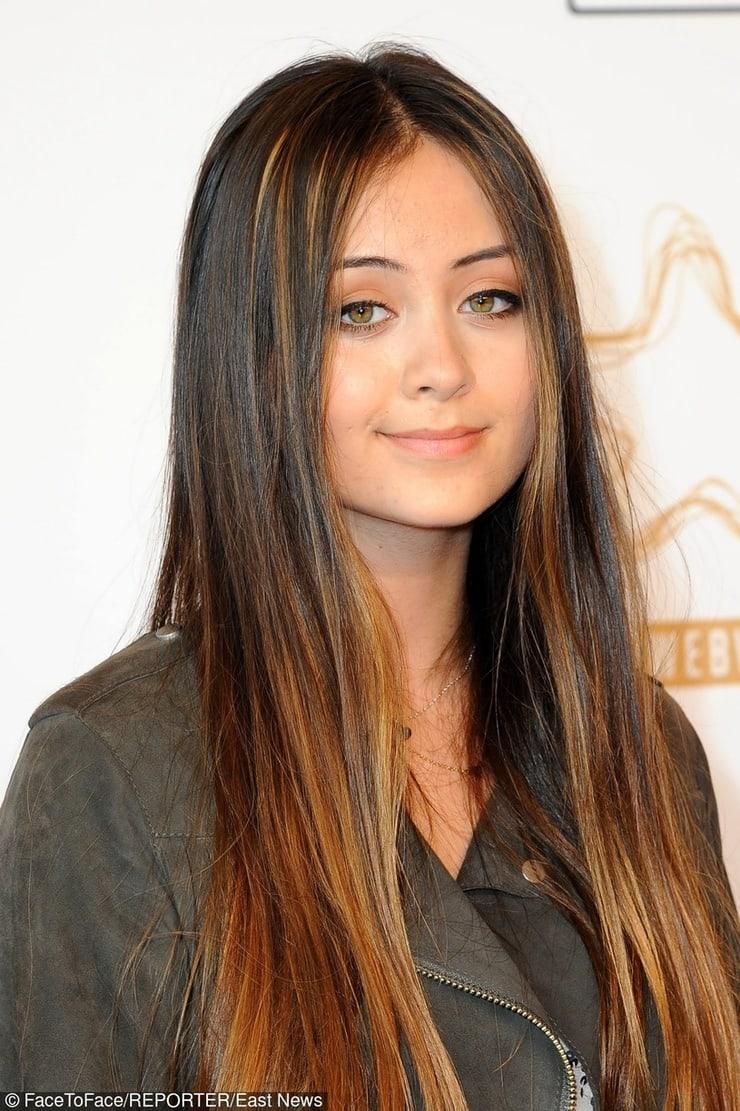 Jasmine Thompson Wallpapers