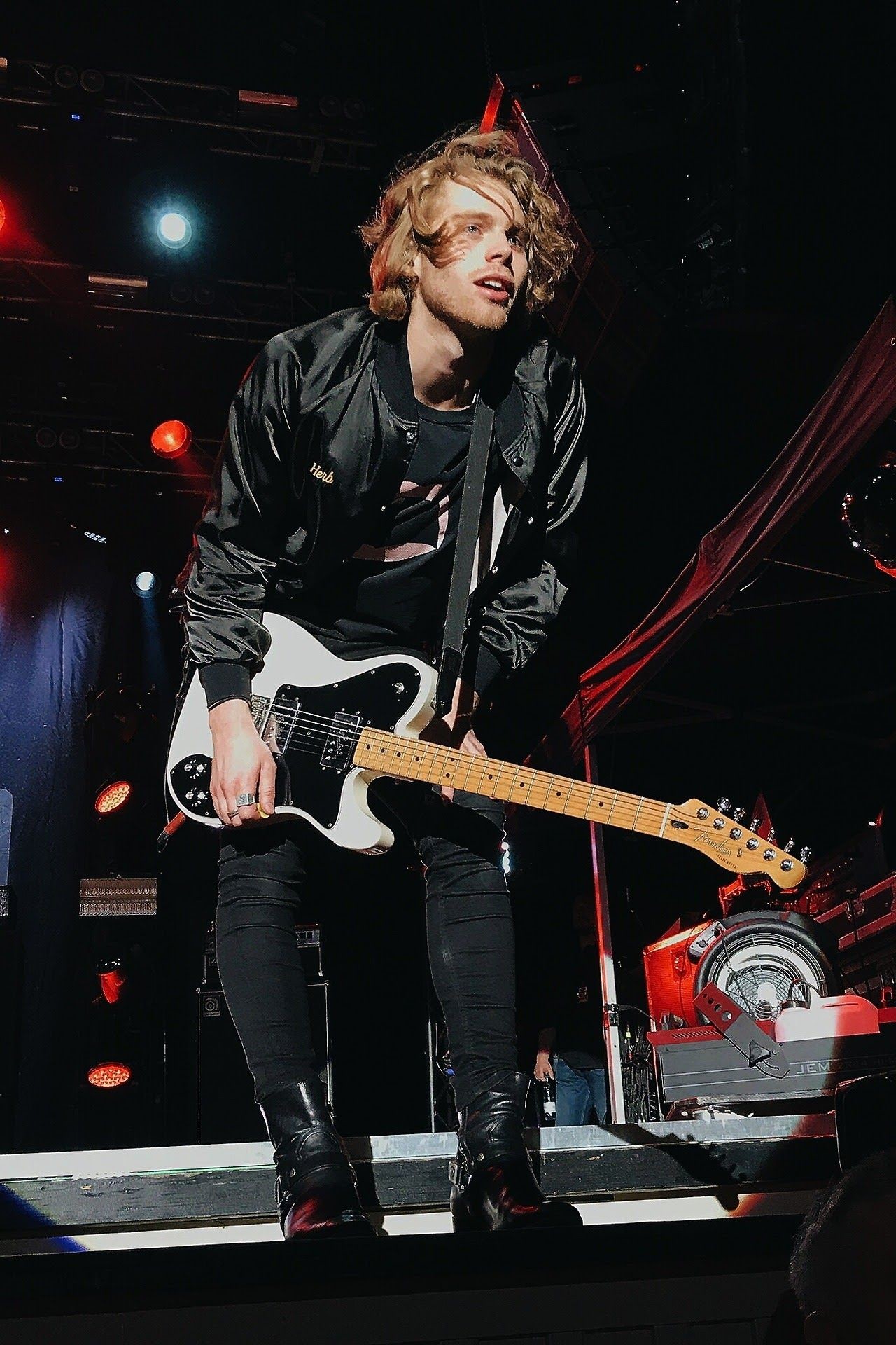 Luke Hemmings Wallpapers