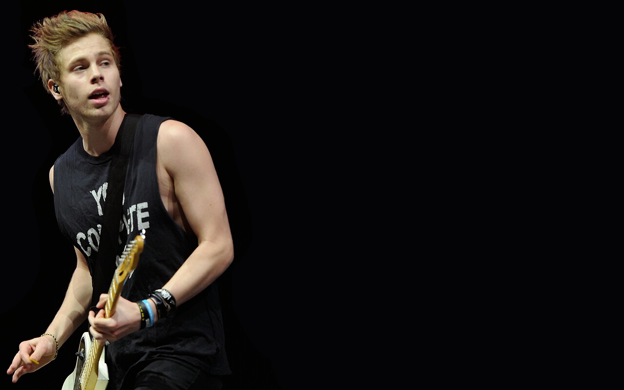 Luke Hemmings Wallpapers