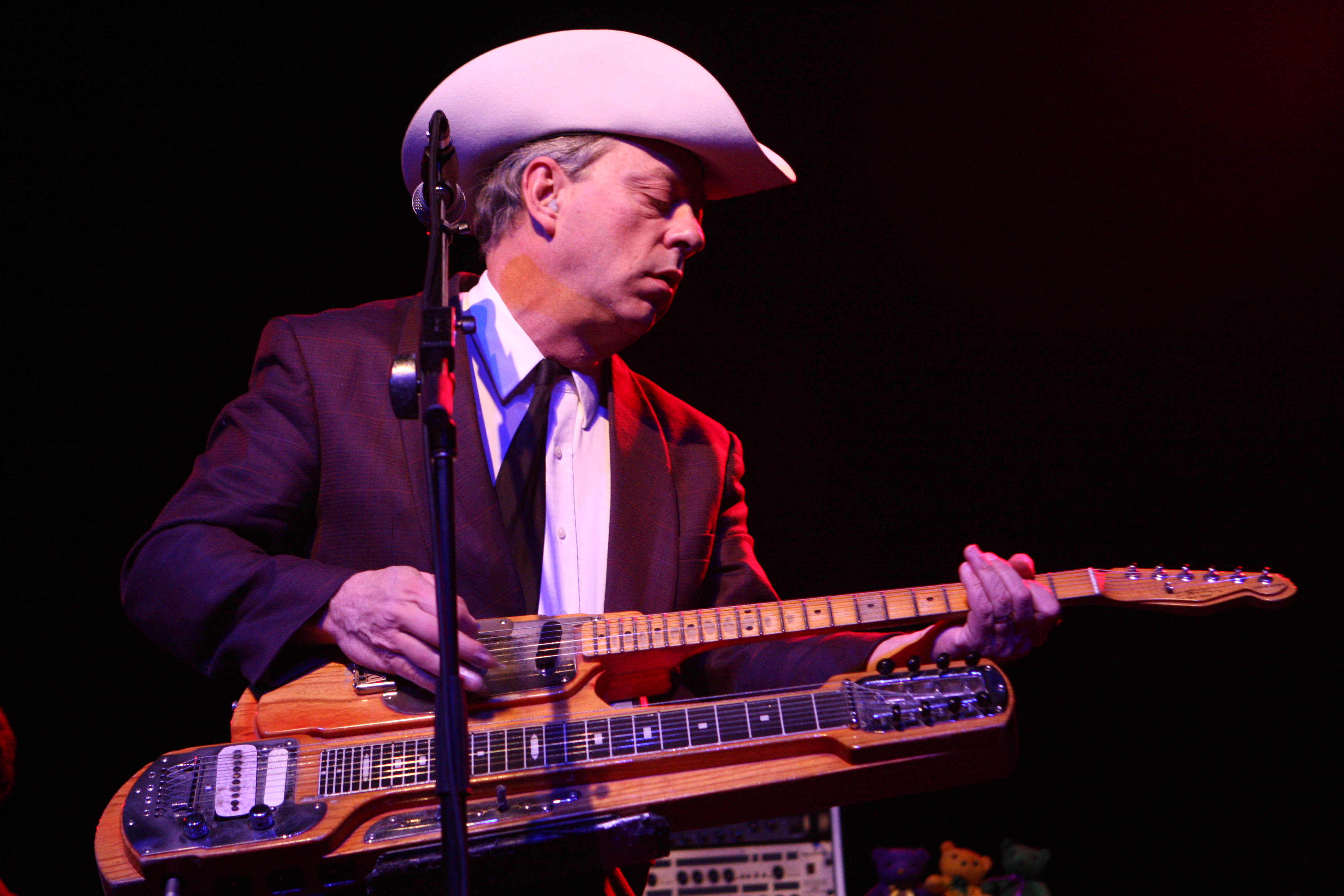 Junior Brown Wallpapers