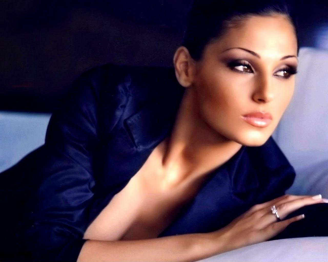 Anna Tatangelo Wallpapers