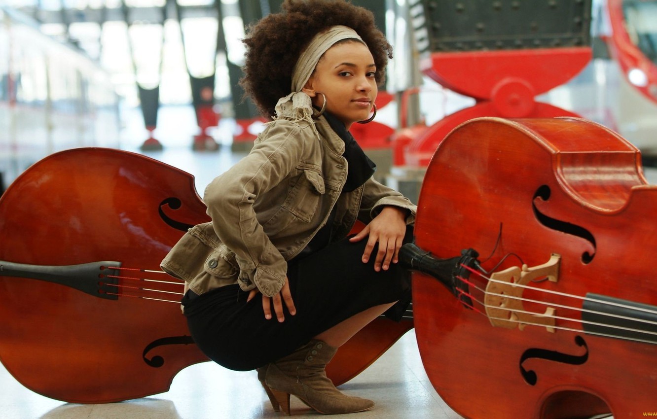 Esperanza Spalding Wallpapers