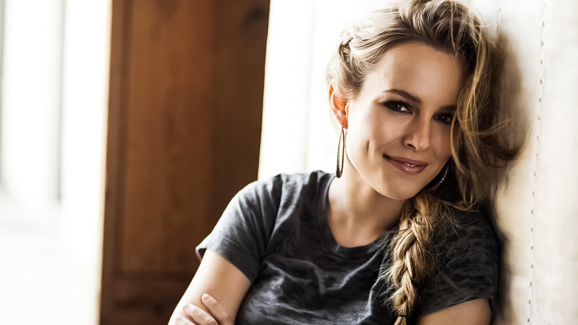 Bridgit Mendler Wallpapers