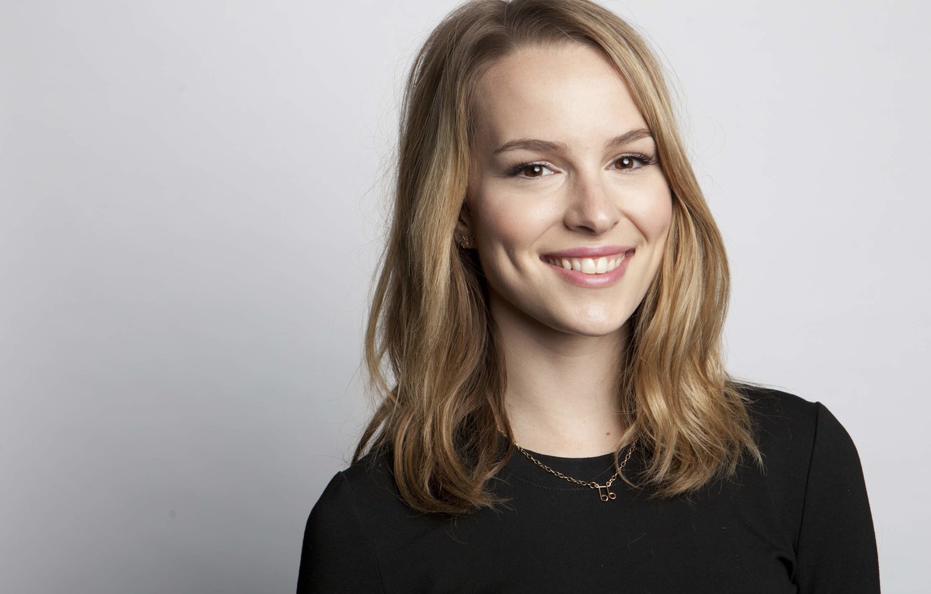 Bridgit Mendler Wallpapers