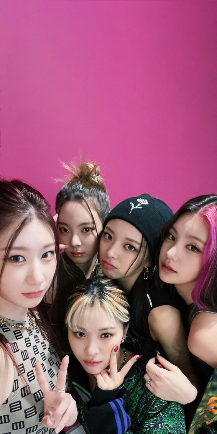 Itzy Wallpapers