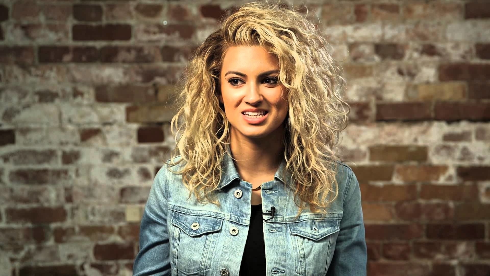 Tori Kelly Wallpapers