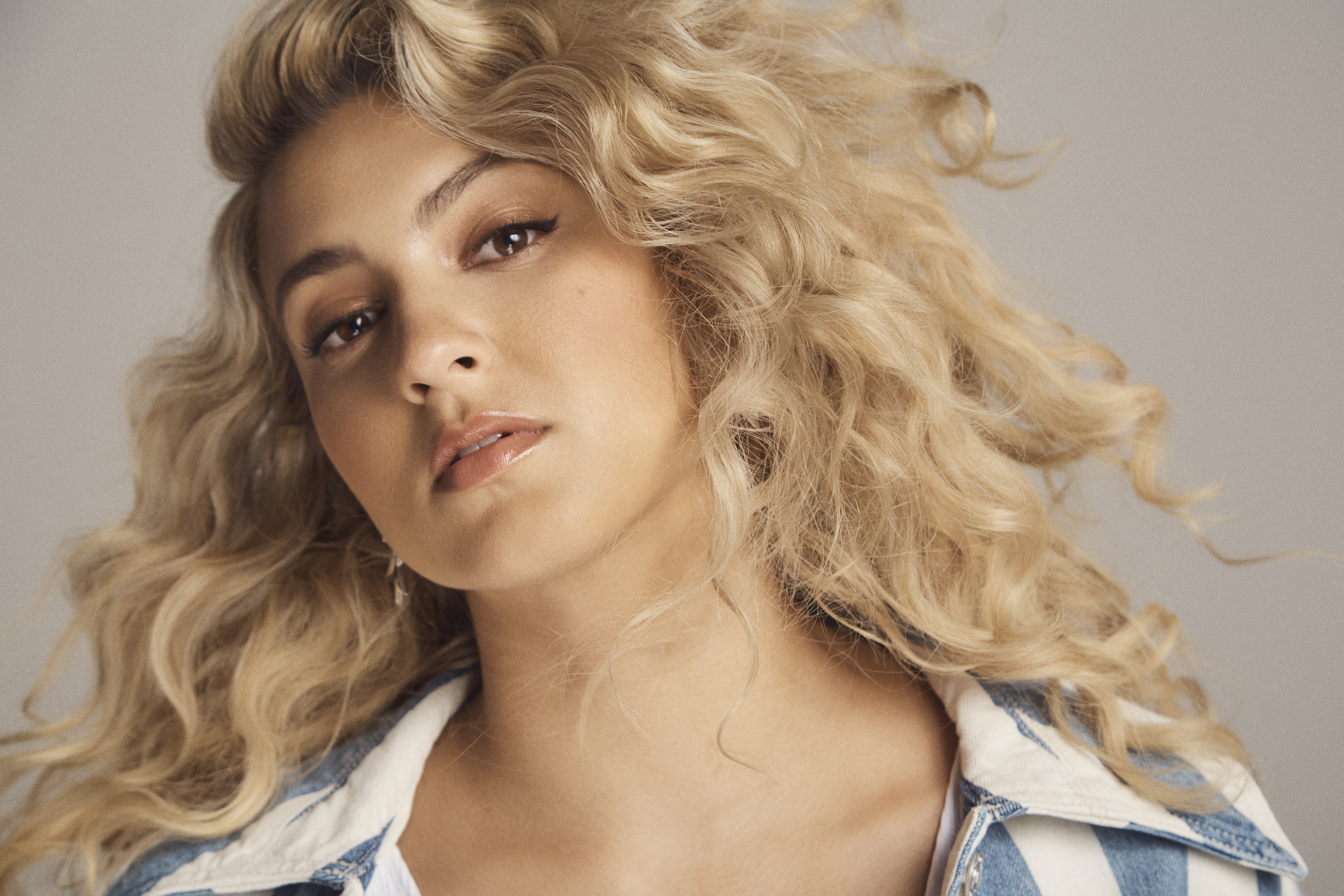 Tori Kelly Wallpapers