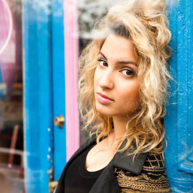 Tori Kelly Wallpapers