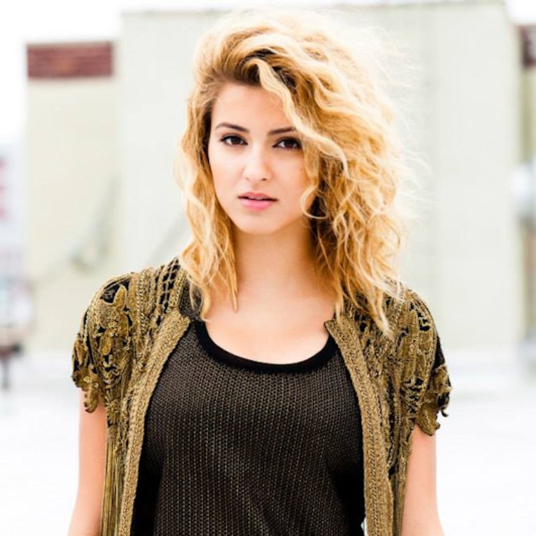 Tori Kelly Wallpapers