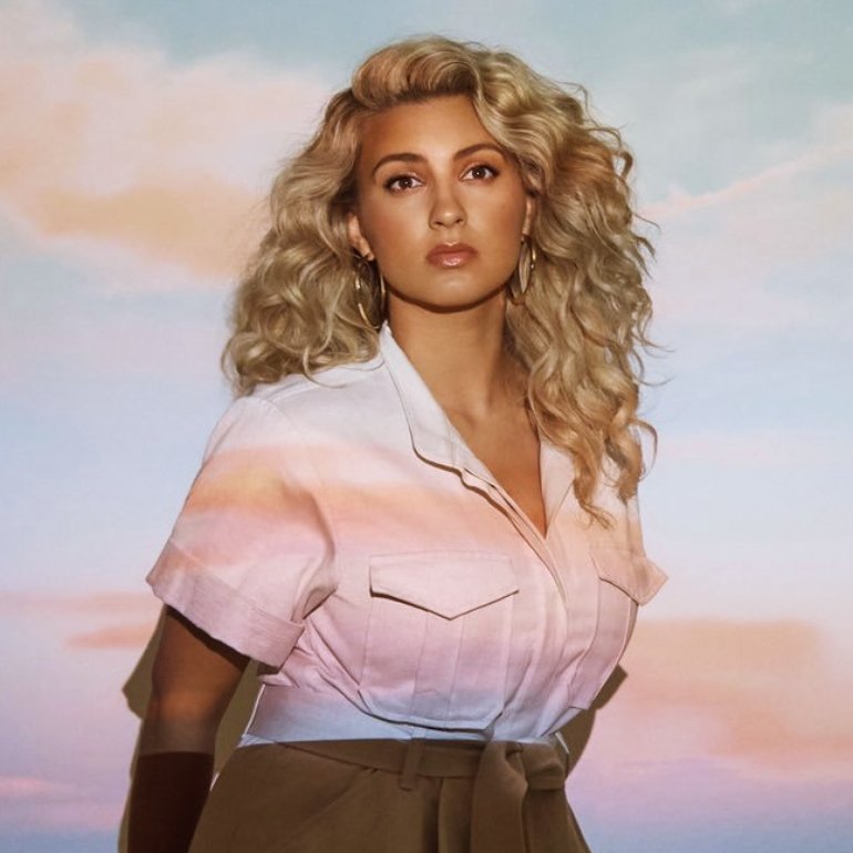 Tori Kelly Wallpapers