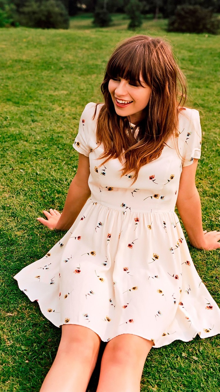 Gabrielle Aplin Wallpapers