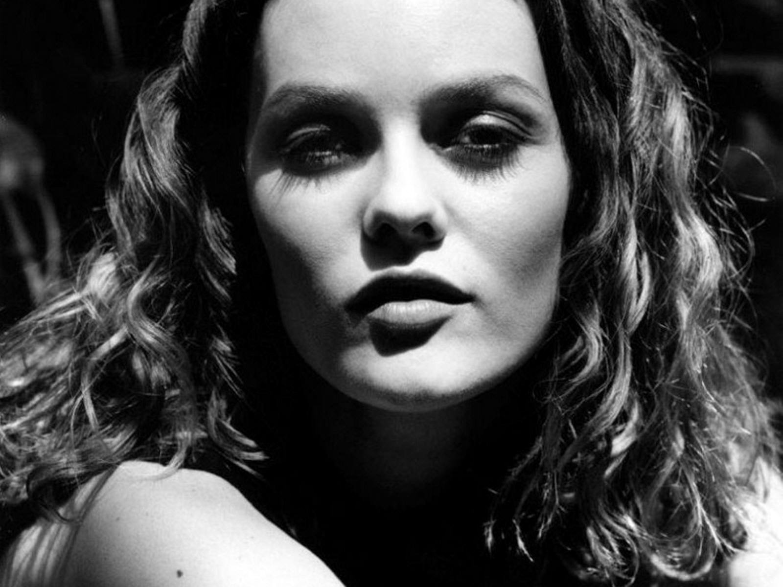 Vanessa Paradis Wallpapers