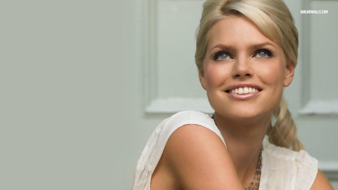 Sophie Monk Wallpapers