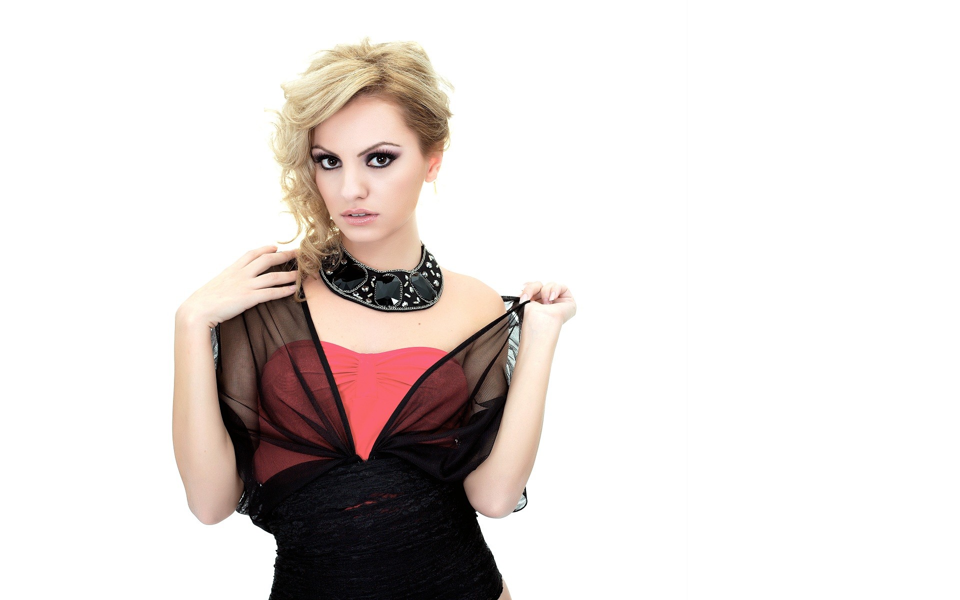 Alexandra Stan Wallpapers