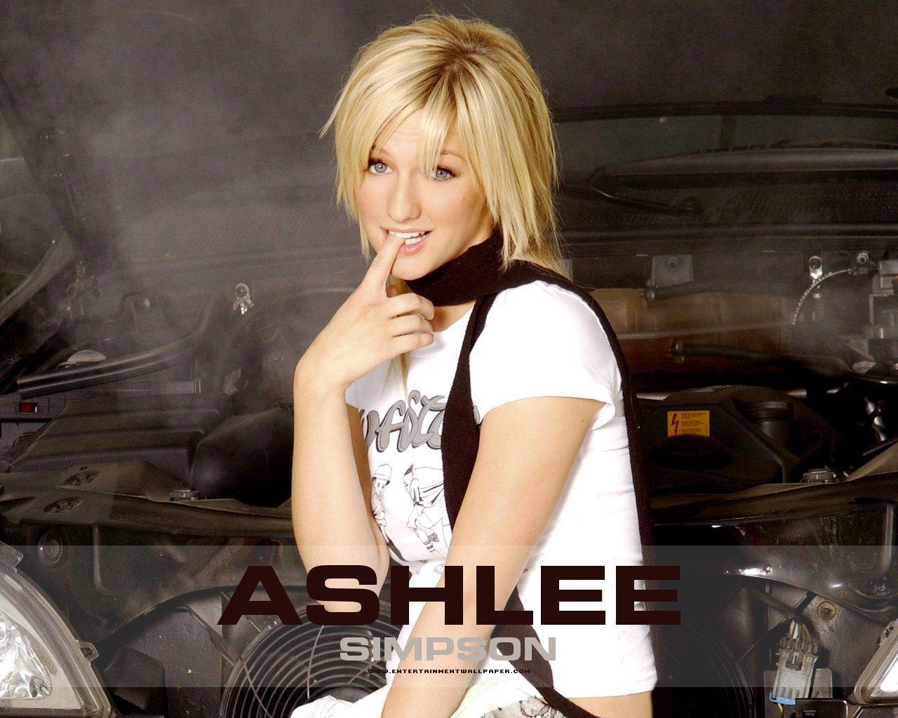 Ashlee Simpson Wallpapers