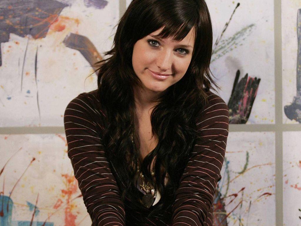 Ashlee Simpson Wallpapers