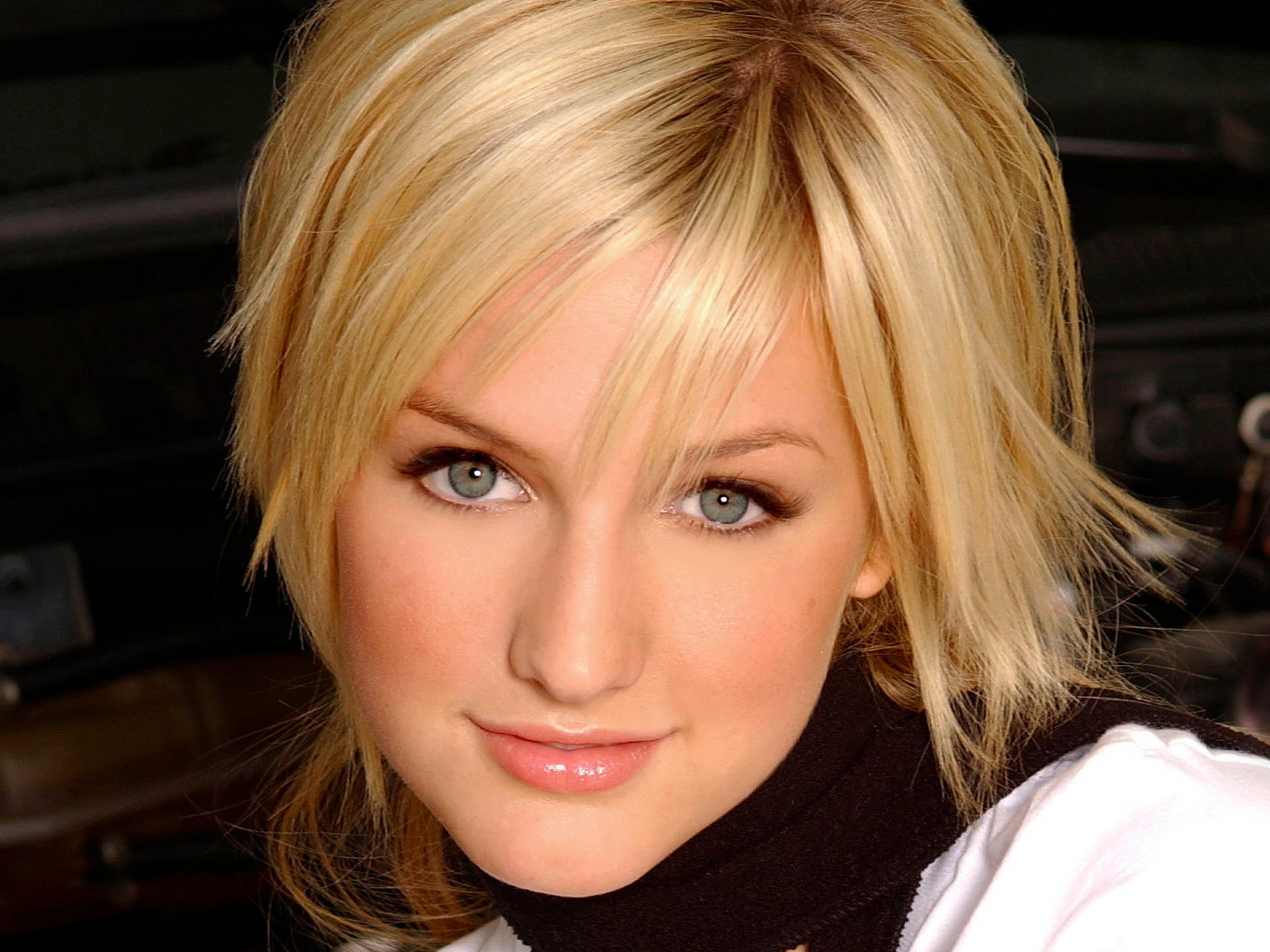 Ashlee Simpson Wallpapers