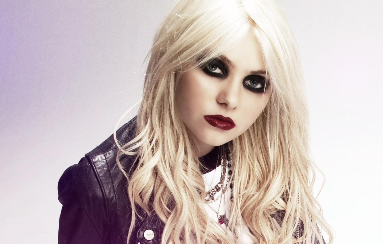 Taylor Momsen Wallpapers