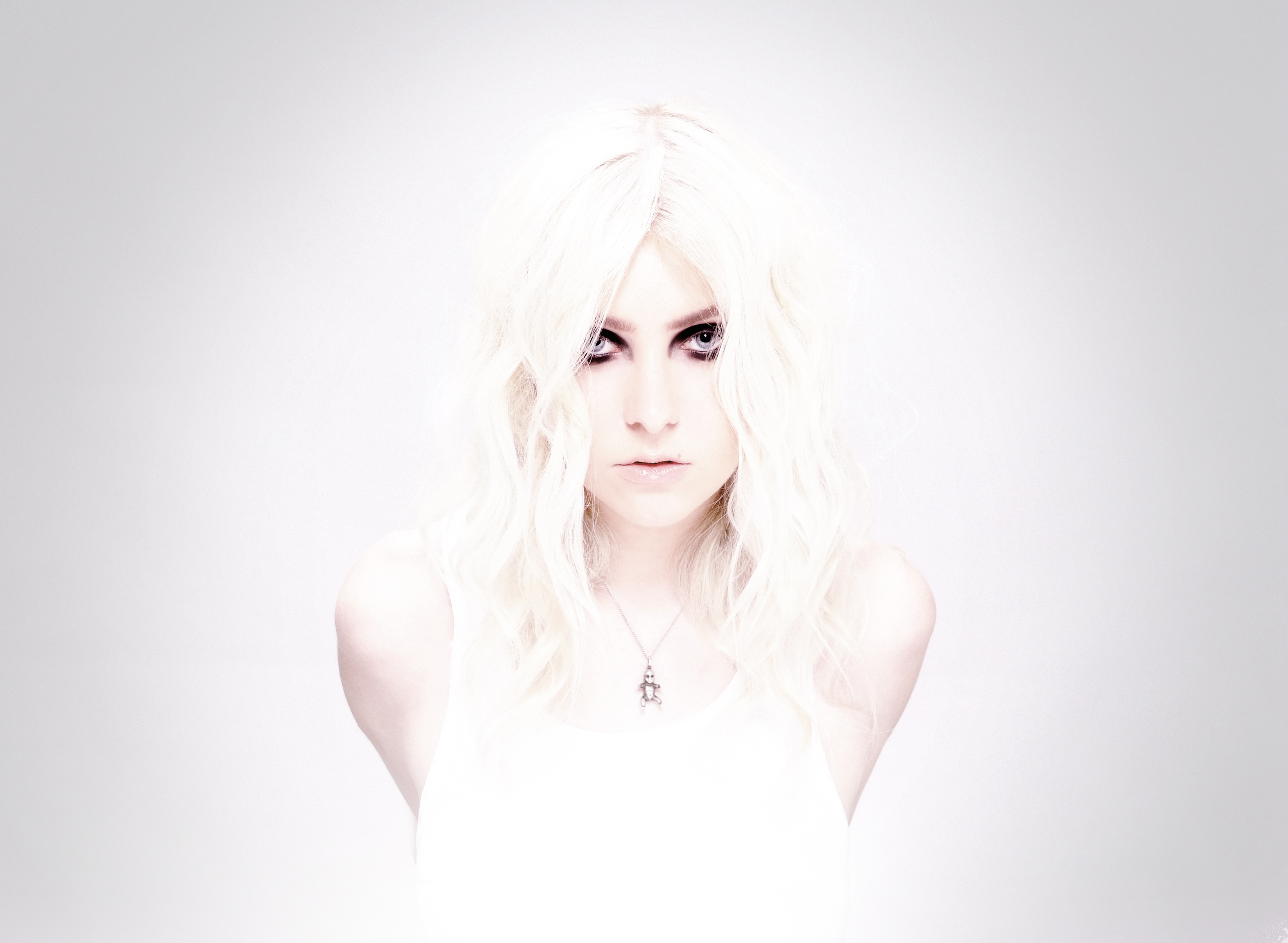 Taylor Momsen Wallpapers