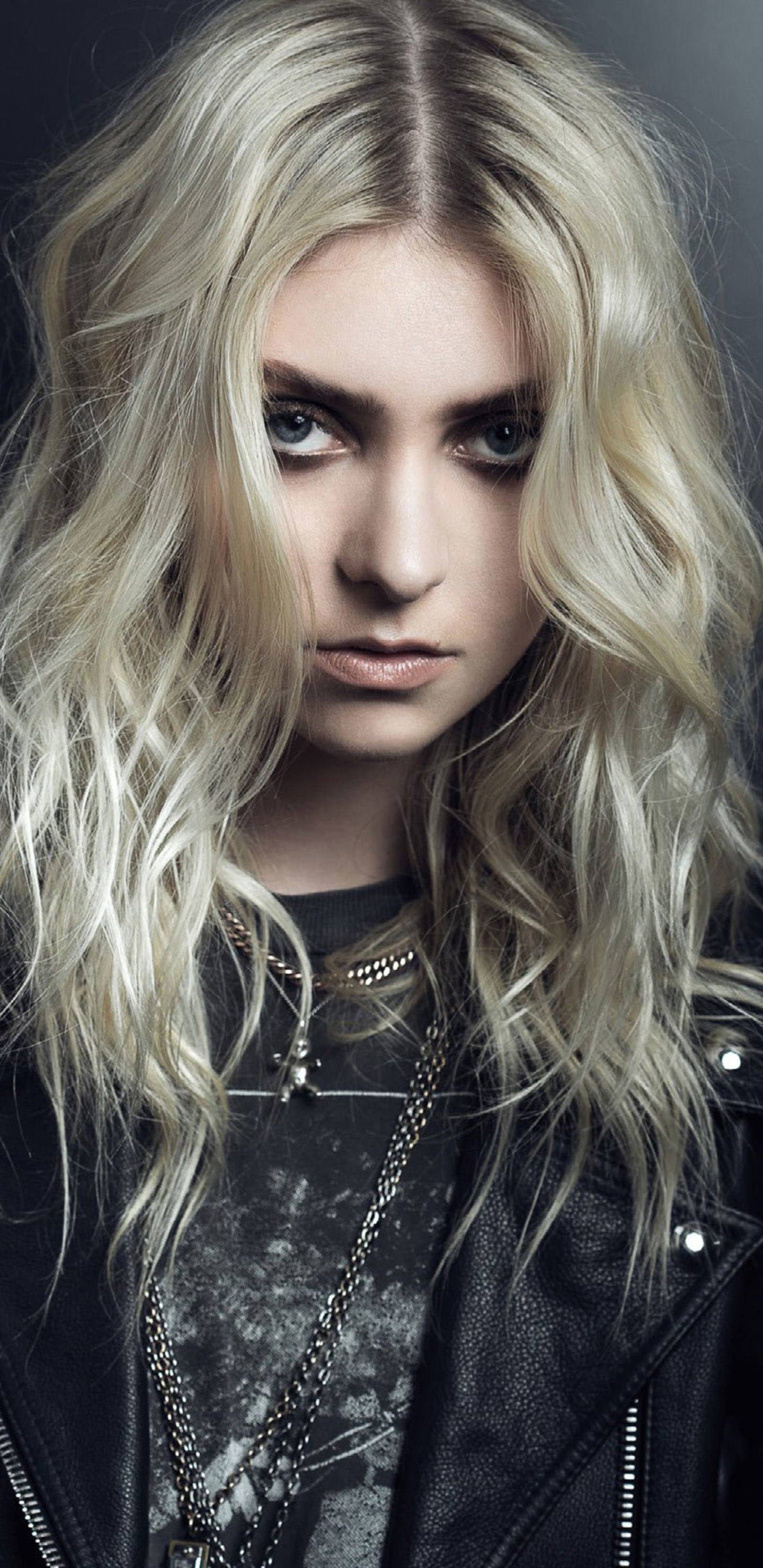 Taylor Momsen Wallpapers